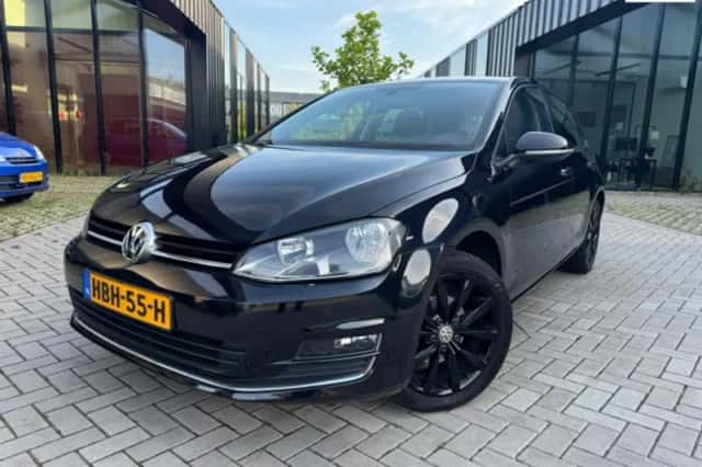 Volkswagen Golf (2016) thumbnail 1