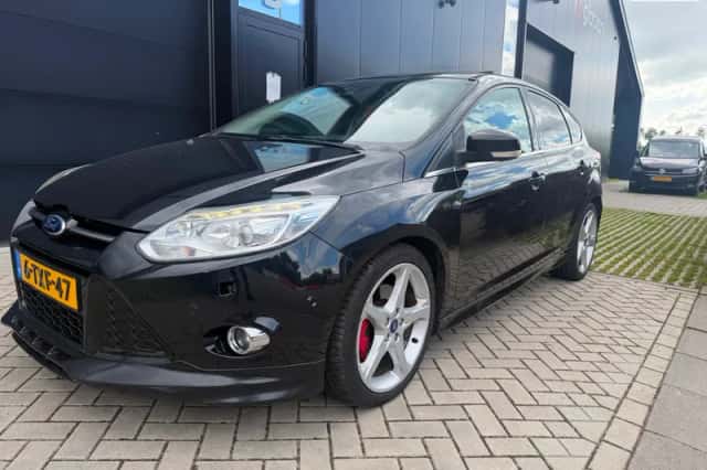 Ford Focus (2013) thumbnail 2
