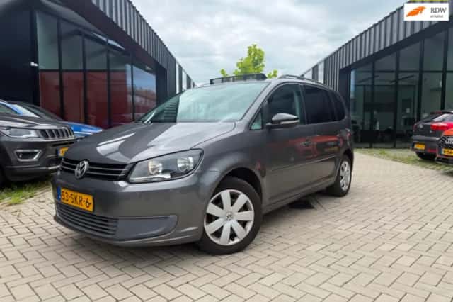 Volkswagen Touran (2011) thumbnail 1