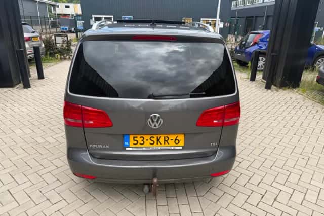 Volkswagen Touran (2011) thumbnail 4