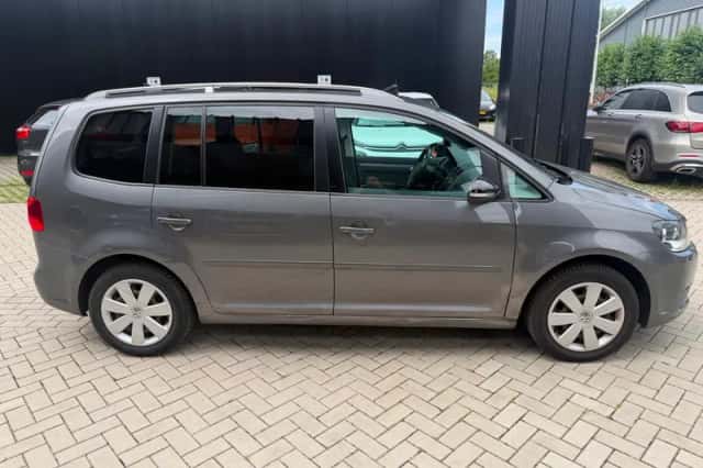 Volkswagen Touran (2011) thumbnail 5