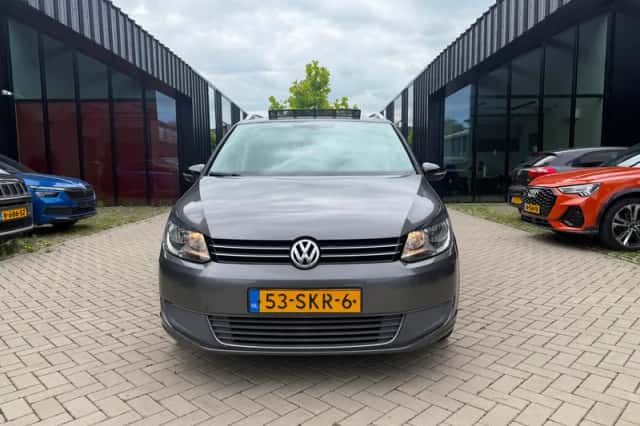 Volkswagen Touran (2011) thumbnail 6