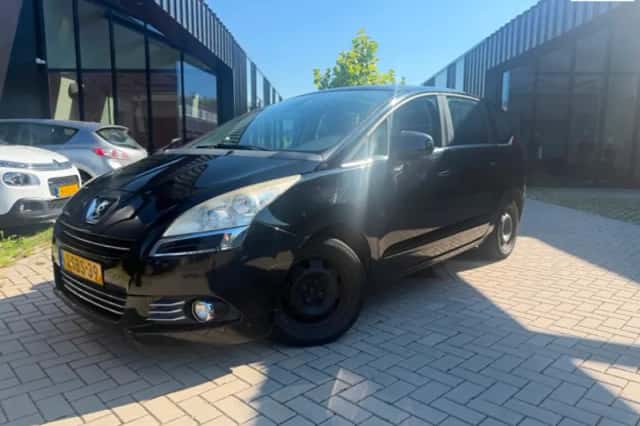 Peugeot 5008 (2009) thumbnail 1