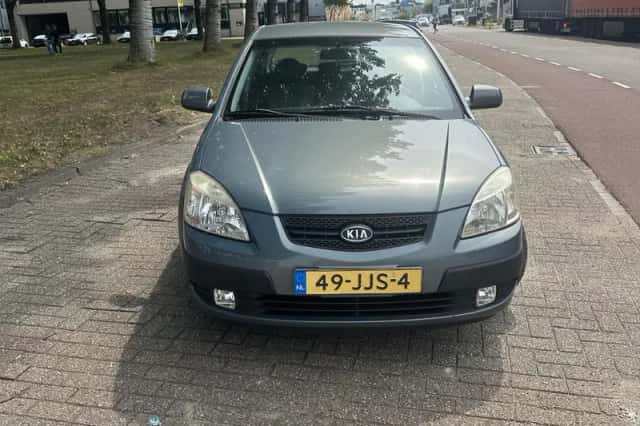 Kia Rio (2009) thumbnail 5