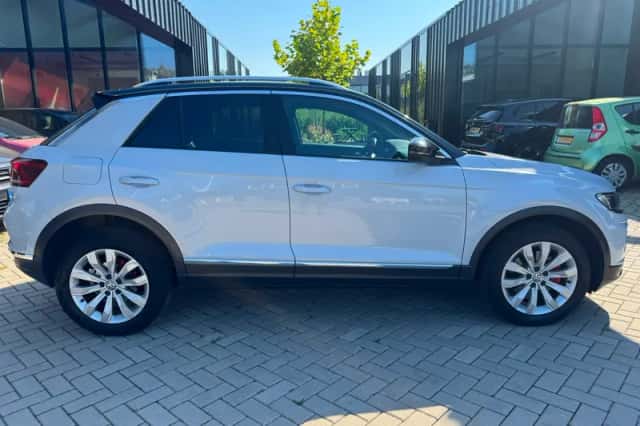 Volkswagen T-Roc (2019) thumbnail 5