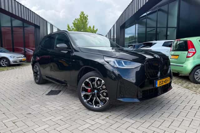 BMW X3 30e xDrive M-Sport Pano HUD H/K 1 Eig Auto (2026) thumbnail 3