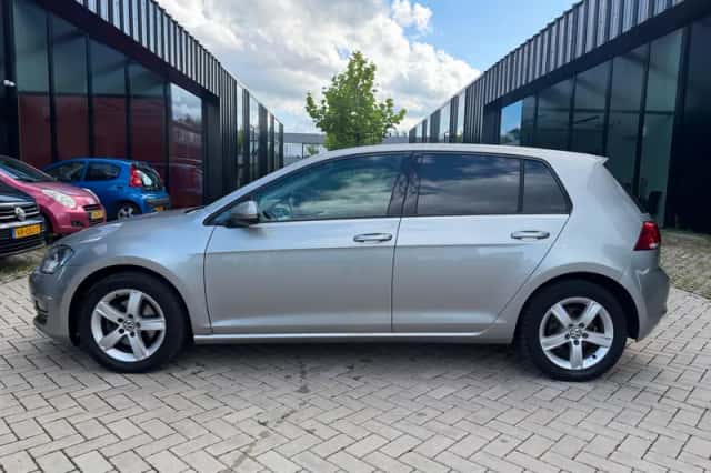 Volkswagen Golf (2013) thumbnail 4