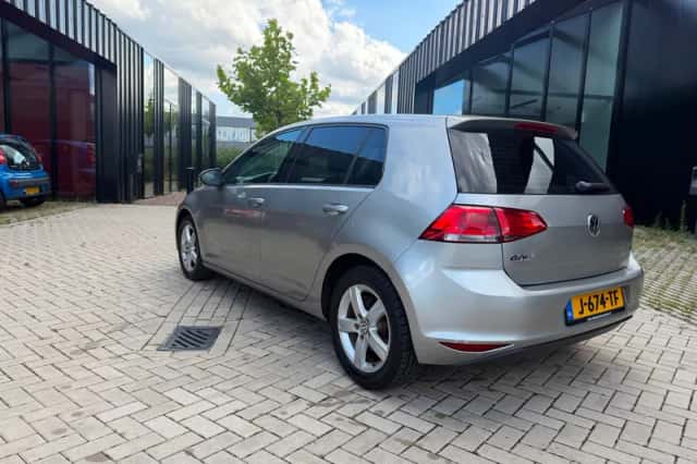 Volkswagen Golf (2013) thumbnail 6