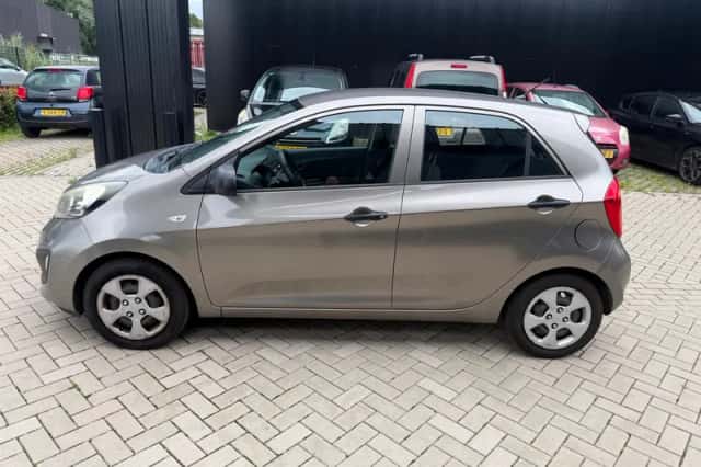 Kia Picanto (2012) thumbnail 2