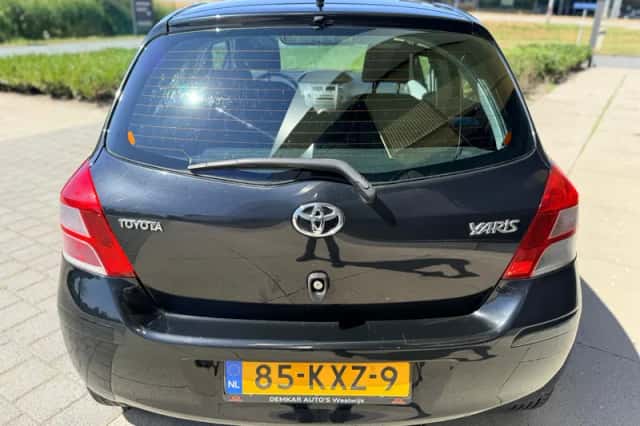 Toyota Yaris (2010) thumbnail 5