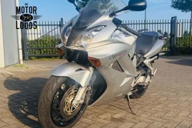 Honda VFR (2003) thumbnail 2