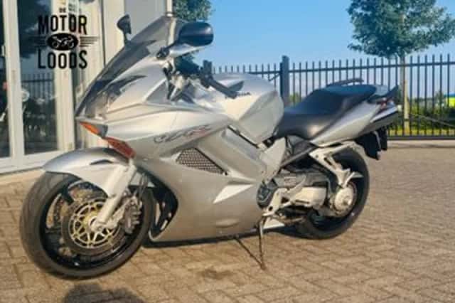 Honda VFR (2003) thumbnail 4