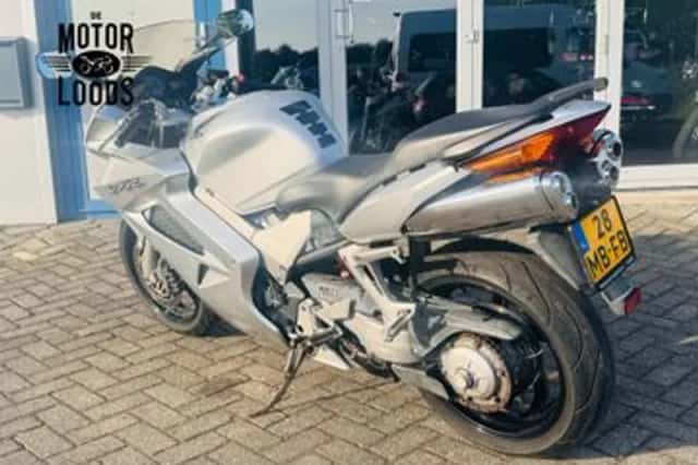 Honda VFR (2003) thumbnail 6