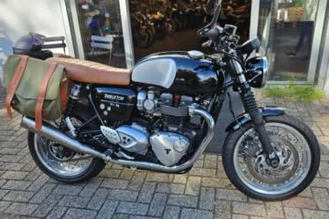 TRIUMPH THRUXTON (2016) thumbnail 1