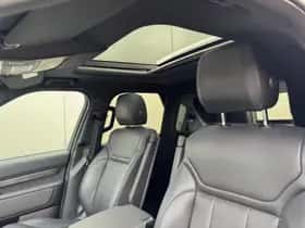 Land Rover Discovery (2018) thumbnail 9