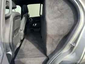 Land Rover Discovery (2018) thumbnail 10