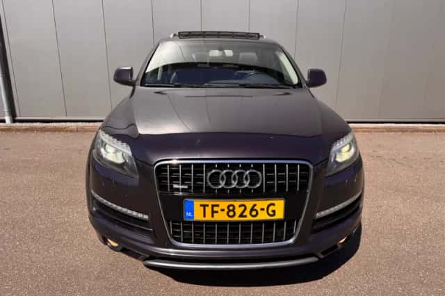 Audi Q7 (2010) thumbnail 2