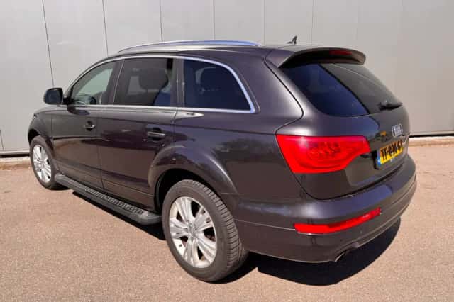 Audi Q7 (2010) thumbnail 5