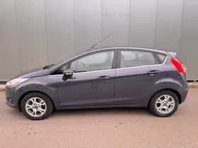 Ford Fiesta (2015) thumbnail 4