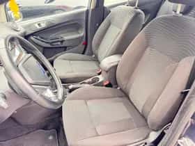 Ford Fiesta (2015) thumbnail 8