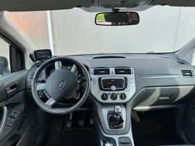 Ford Kuga (2012) thumbnail 8