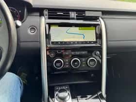 Land Rover Discovery (2018) thumbnail 11
