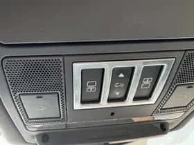 Land Rover Discovery (2018) thumbnail 19