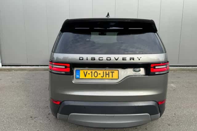 Land Rover Discovery (2018) thumbnail 5