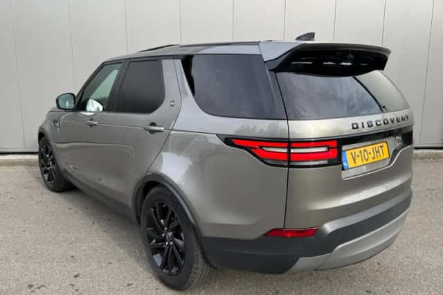 Land Rover Discovery (2018) thumbnail 6
