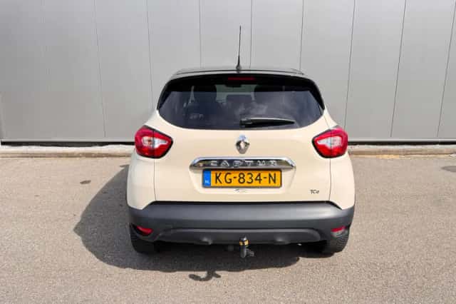 Renault Captur (2016) thumbnail 6