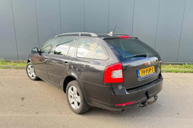 Škoda Octavia (2011) thumbnail 5