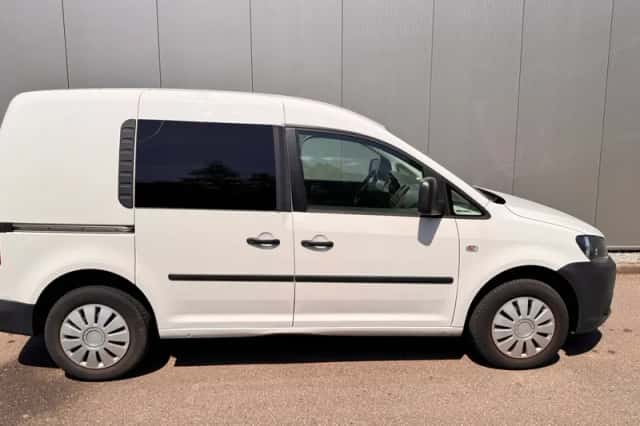 Volkswagen Caddy (2015) thumbnail 3