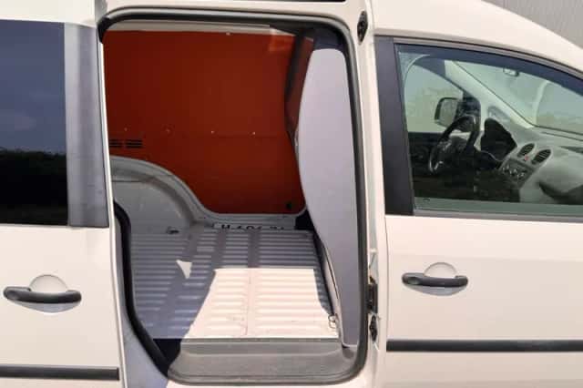 Volkswagen Caddy (2015) thumbnail 5