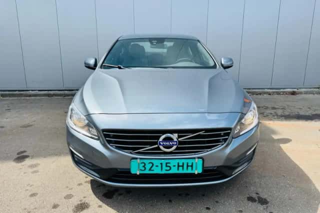 Volvo S60 (2018) thumbnail 2