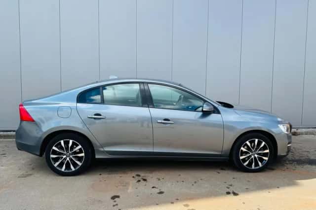 Volvo S60 (2018) thumbnail 3