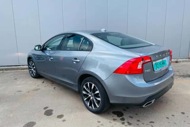 Volvo S60 (2018) thumbnail 5