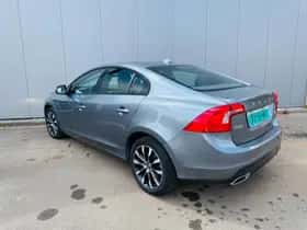 Volvo S60 (2018) thumbnail 5