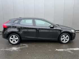Volvo V40 (2016) thumbnail 3