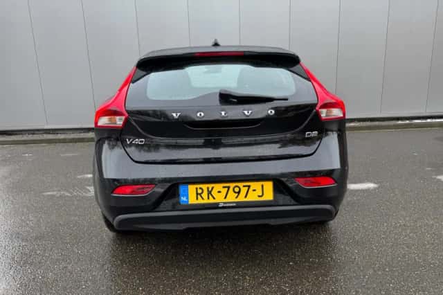 Volvo V40 (2016) thumbnail 6
