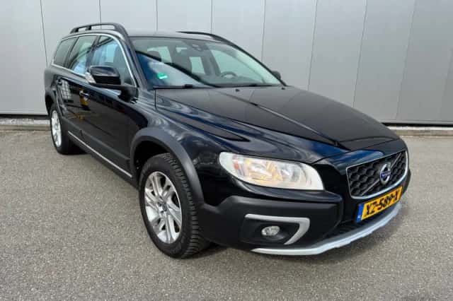 Volvo XC70 (2016) thumbnail 1
