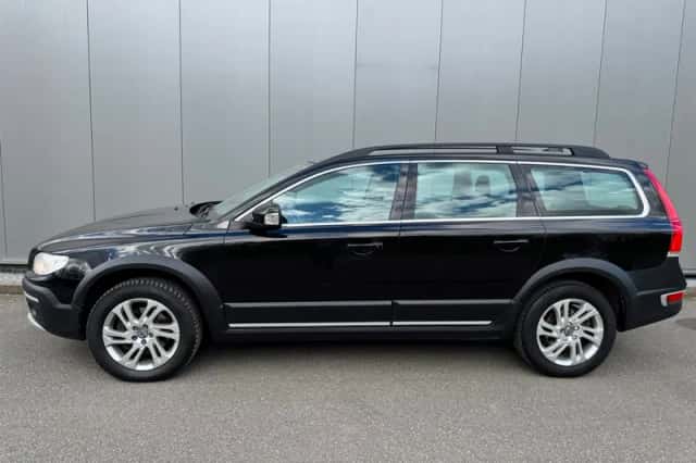 Volvo XC70 (2016) thumbnail 3