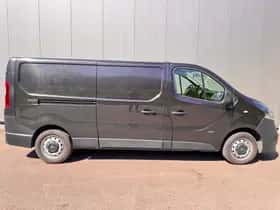 Opel Vivaro (2017) thumbnail 3