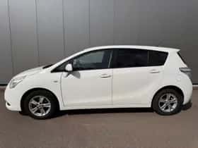 Toyota Verso (2010) thumbnail 4