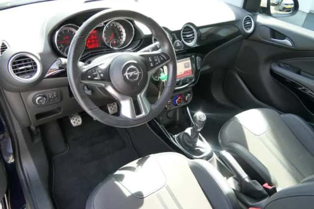 Opel Adam (2016) thumbnail 3