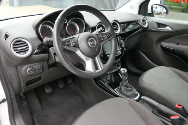 Opel Adam (2017) thumbnail 3