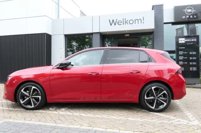 Opel Astra (2023) thumbnail 2