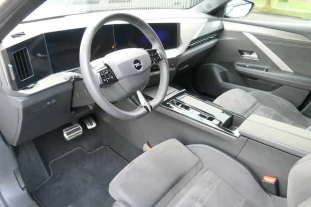 Opel Astra (2025) thumbnail 3