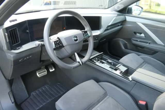 Opel Astra (2024) thumbnail 3