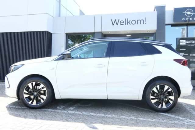 Opel Grandland (2022) thumbnail 2