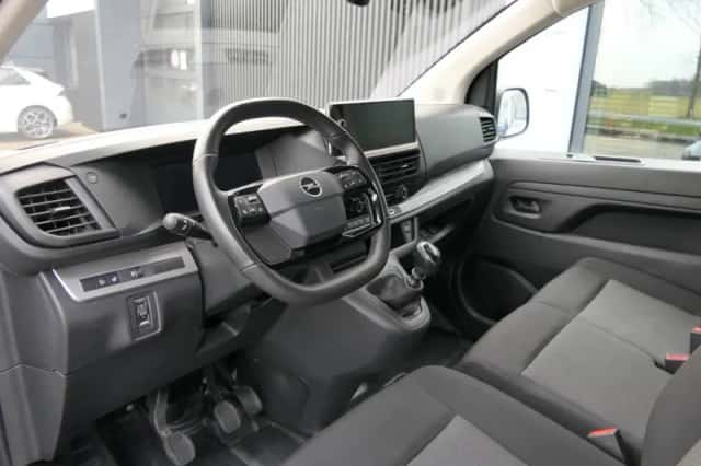 Opel Vivaro (2024) thumbnail 3